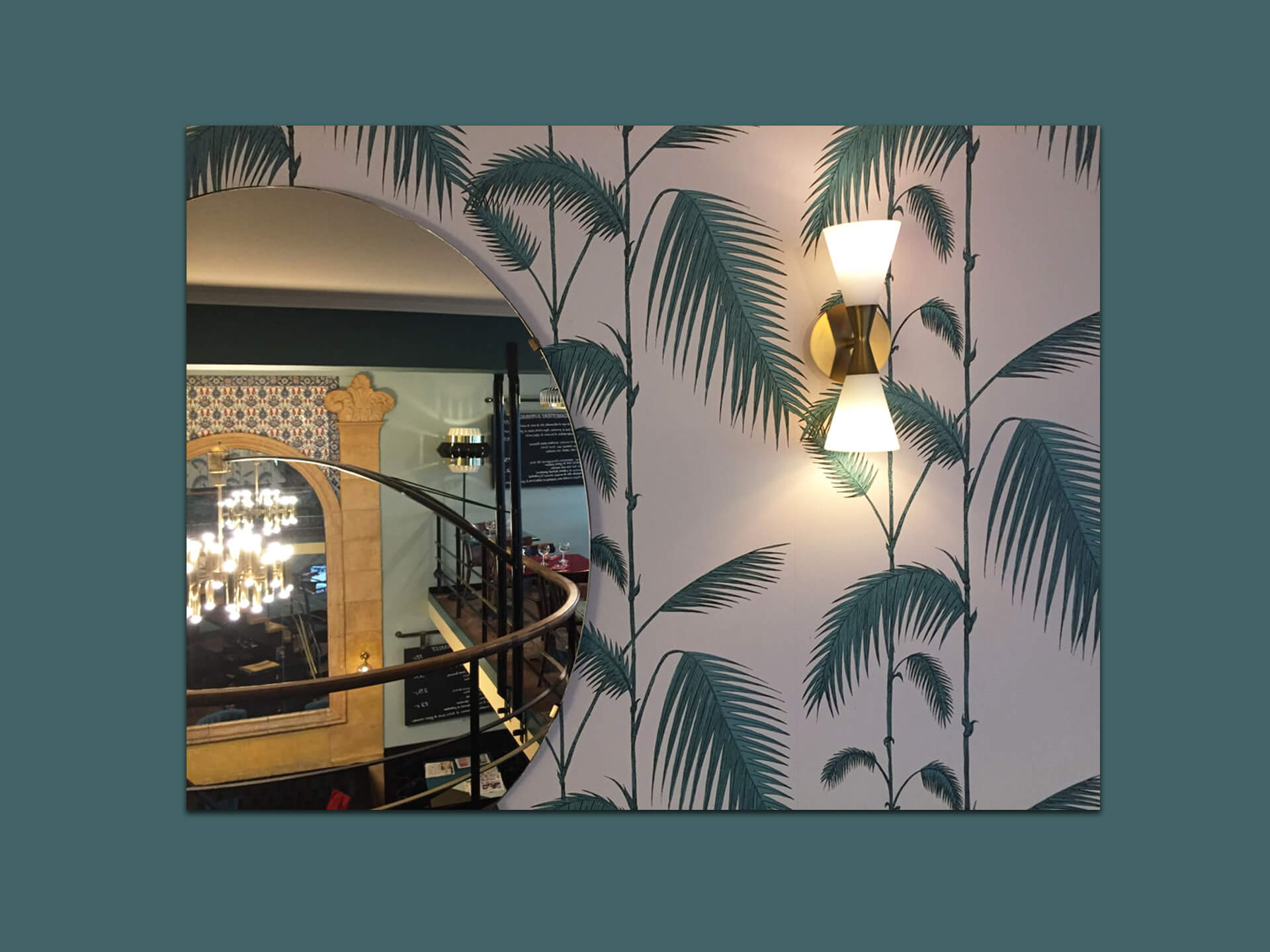2_decoration_renovation_restaurant_bar_cafe_salon_java_lausanne_suisse_romande_escalier_mobilier_vintage_emmanuelle_diebold.jpg