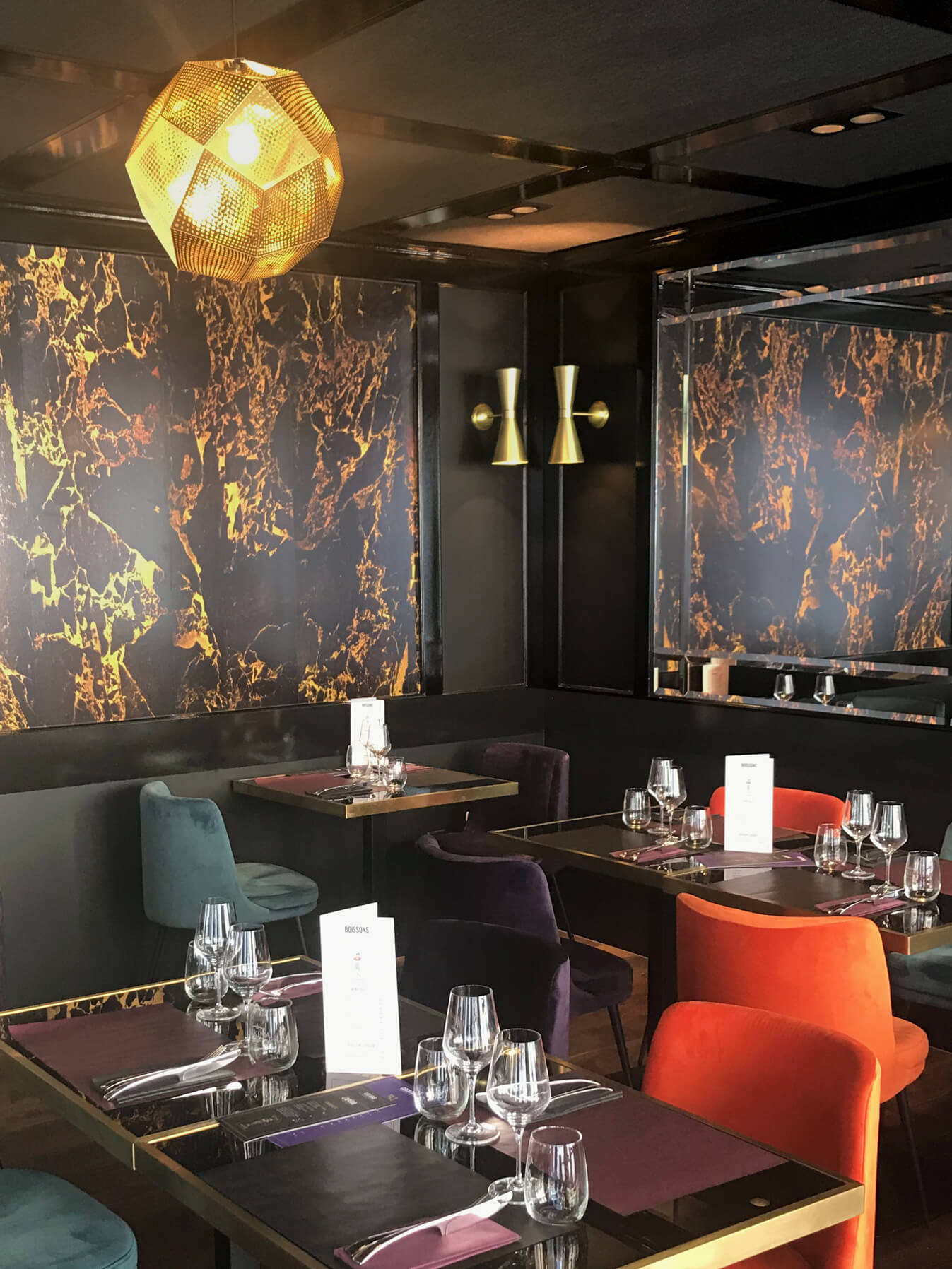 renovation_decoration_restaurant_bar_lounge_3121_vevey_suisse_romande_emmanuelle_diebold.jpg
