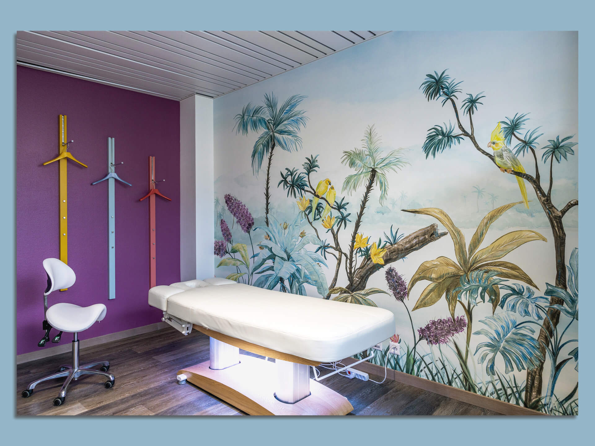 2_decoration_cabinet_medical_clinique_oncologie_feelgoodonco_salle_de_soin_decor_mural_clarens_montreux_lausanne_suisse_romande_emmanuelle_diebold.jpg
